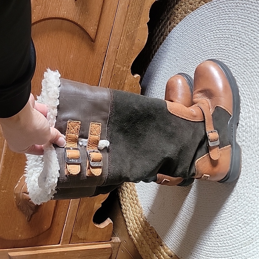 LEATHER PAJAR Boots Tall Women's size 7.5!! Super cute!